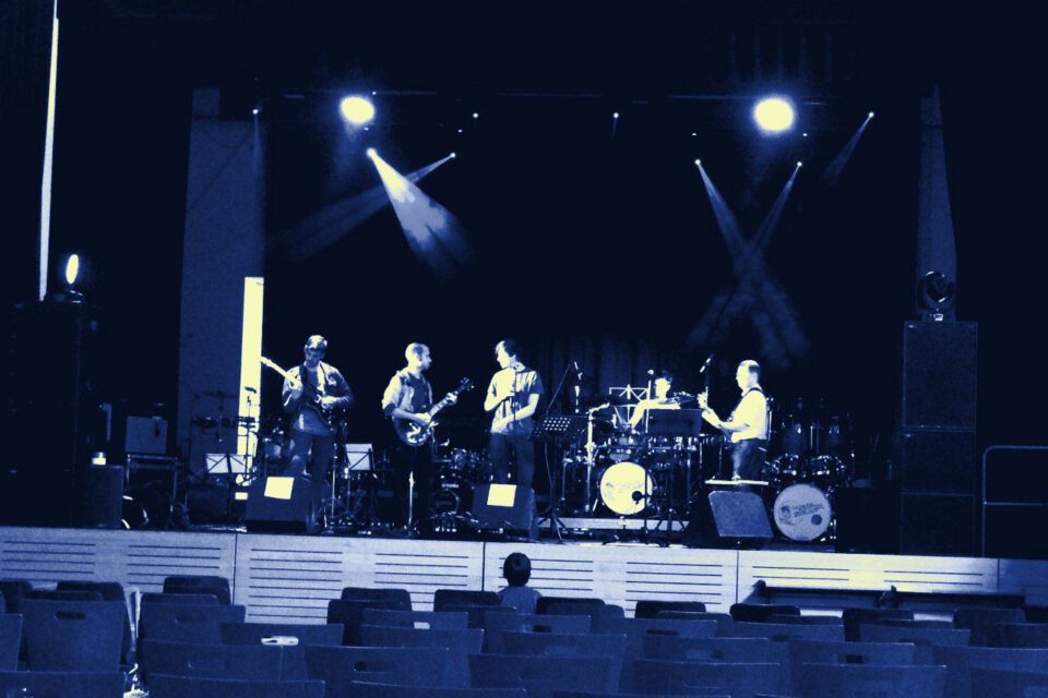 Konzert in einer Mehrzweckhalle